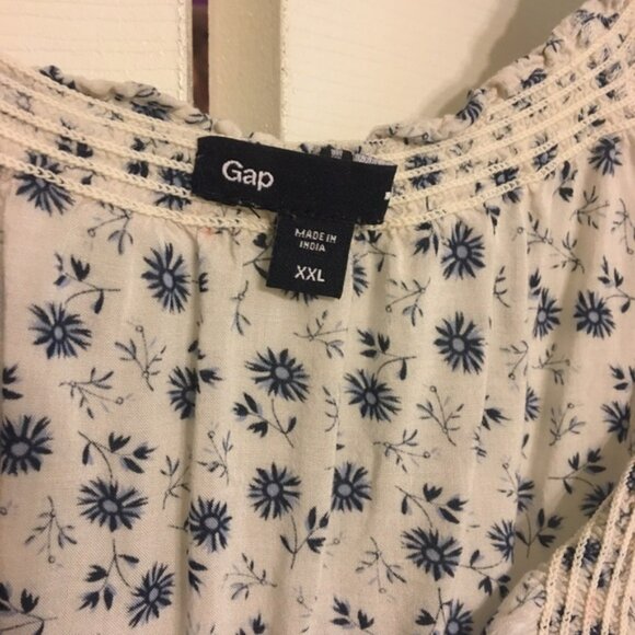 Cream and Blue Floral Top - Picture 2 of 4